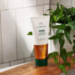 The Body Shop Vitamin C Glow Cleansing Polish - Image 2